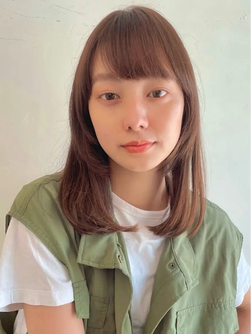 セミロング 米澤 由衣のヘアスタイル
