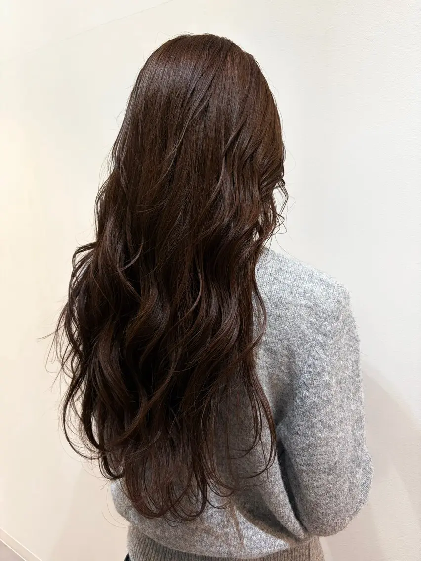 ロング カラー ロングレイヤー ブラウンカラー チョコレートブラウン レイヤーカット ロング カット ヘアカラー トリートメント ♡オシャ髪♡AI ✂️newi町田のヘアスタイル