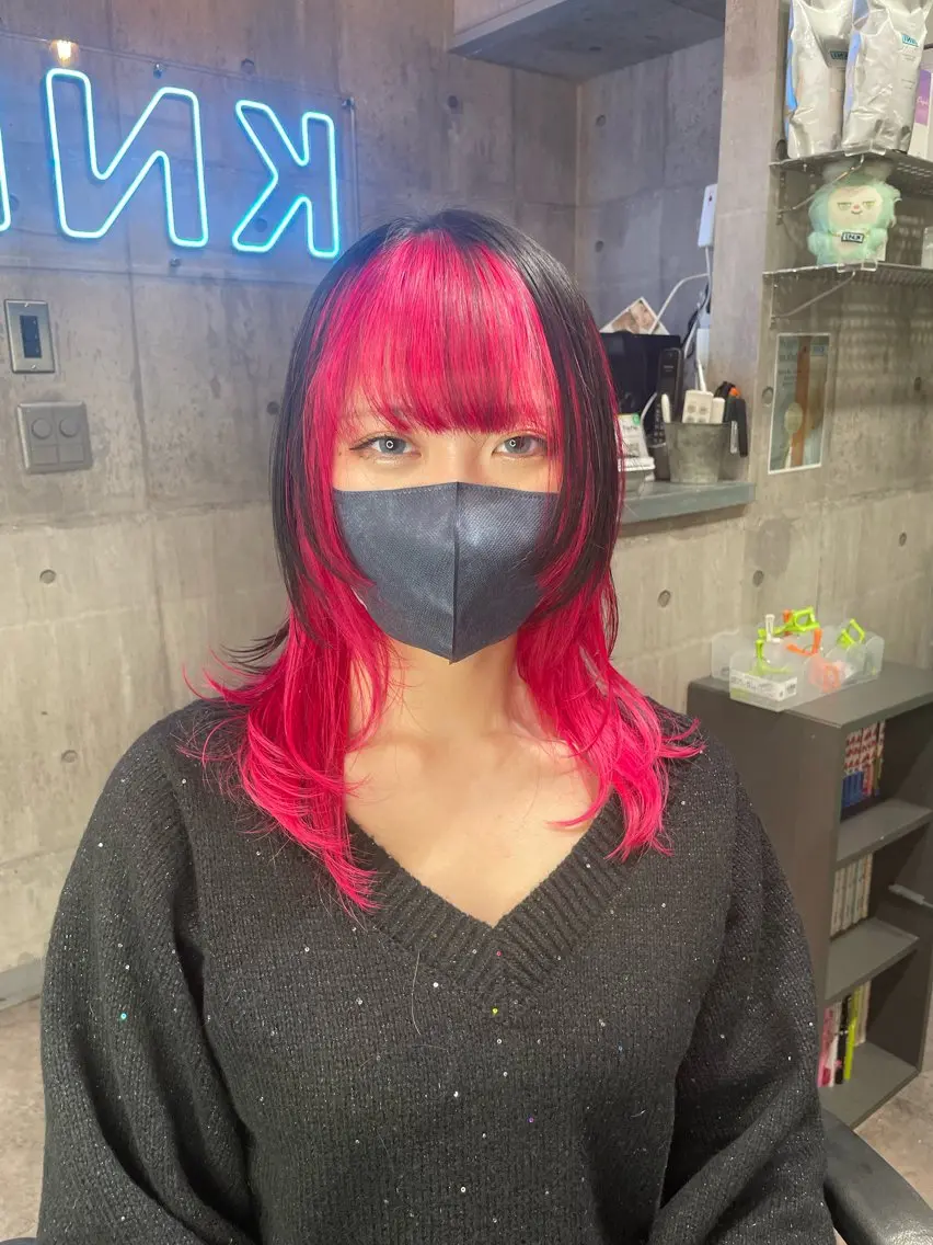 セミロング カラー ウルフカット ホワイト&レイヤーカ ットエクステ長畠俊輔のヘアスタイル