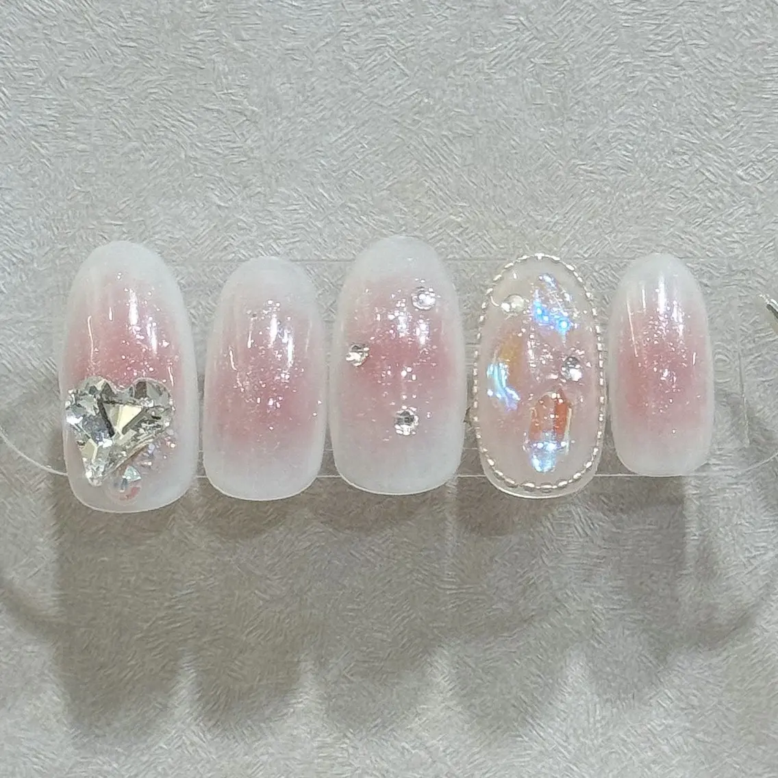 ネイル チークネイル ハート 氷ネイル・うるうるネイル ピンク ハンドネイル 韓国ネイル/ワンホン ネイル🎀表参道3分のネイルデザイン