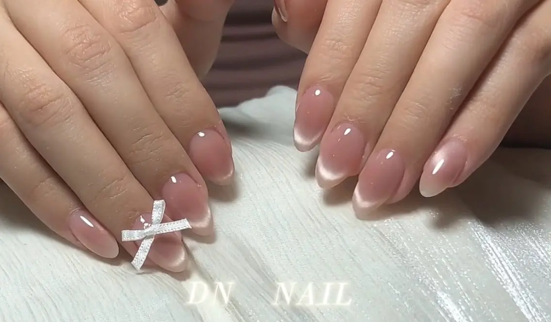ミディアム AMI Nailsalonのネイルデザイン