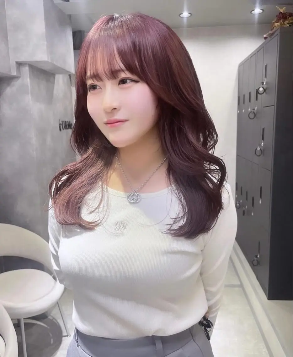 ロング カット ヘアカラー トリートメント fuwari 美白ショコラカラーのヘアスタイル