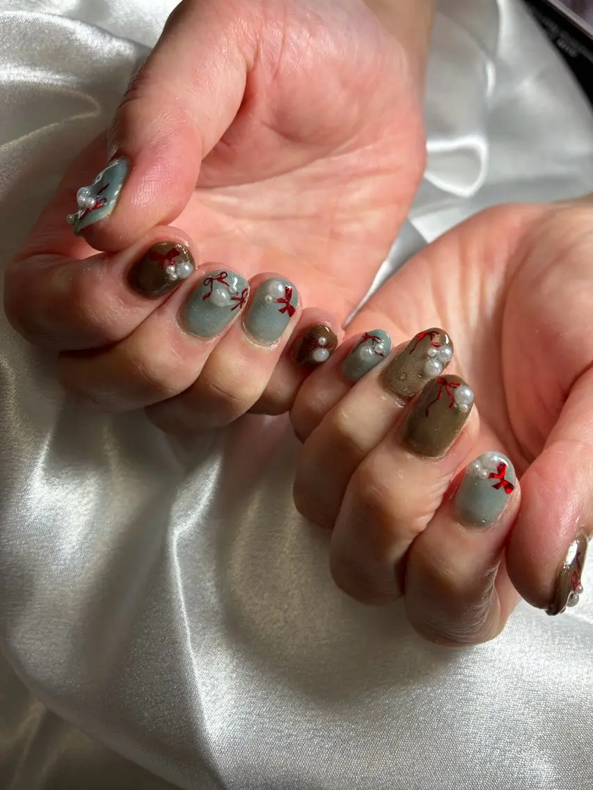 ショート ハンドネイル YOKOSUKA NAILS💅🩶のネイルデザイン