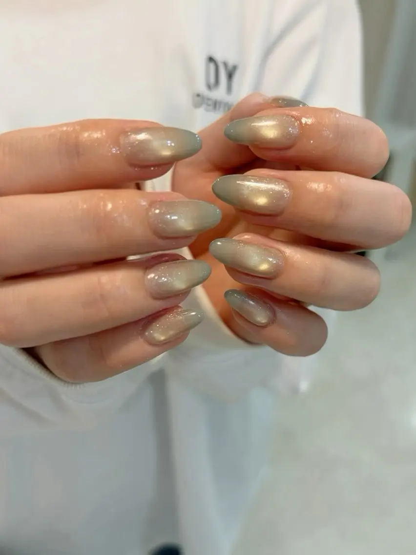 ネイル Salondevi2 isanaのネイルデザイン
