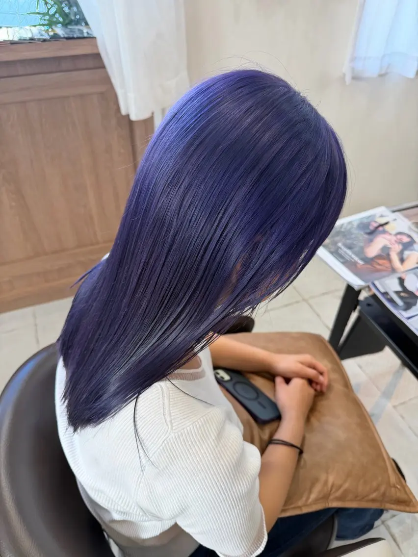 セミロング カラー ブリーチ ブルーカラー ブルーラベンダー ラベンダーカラー ヘントナ カイのヘアスタイル