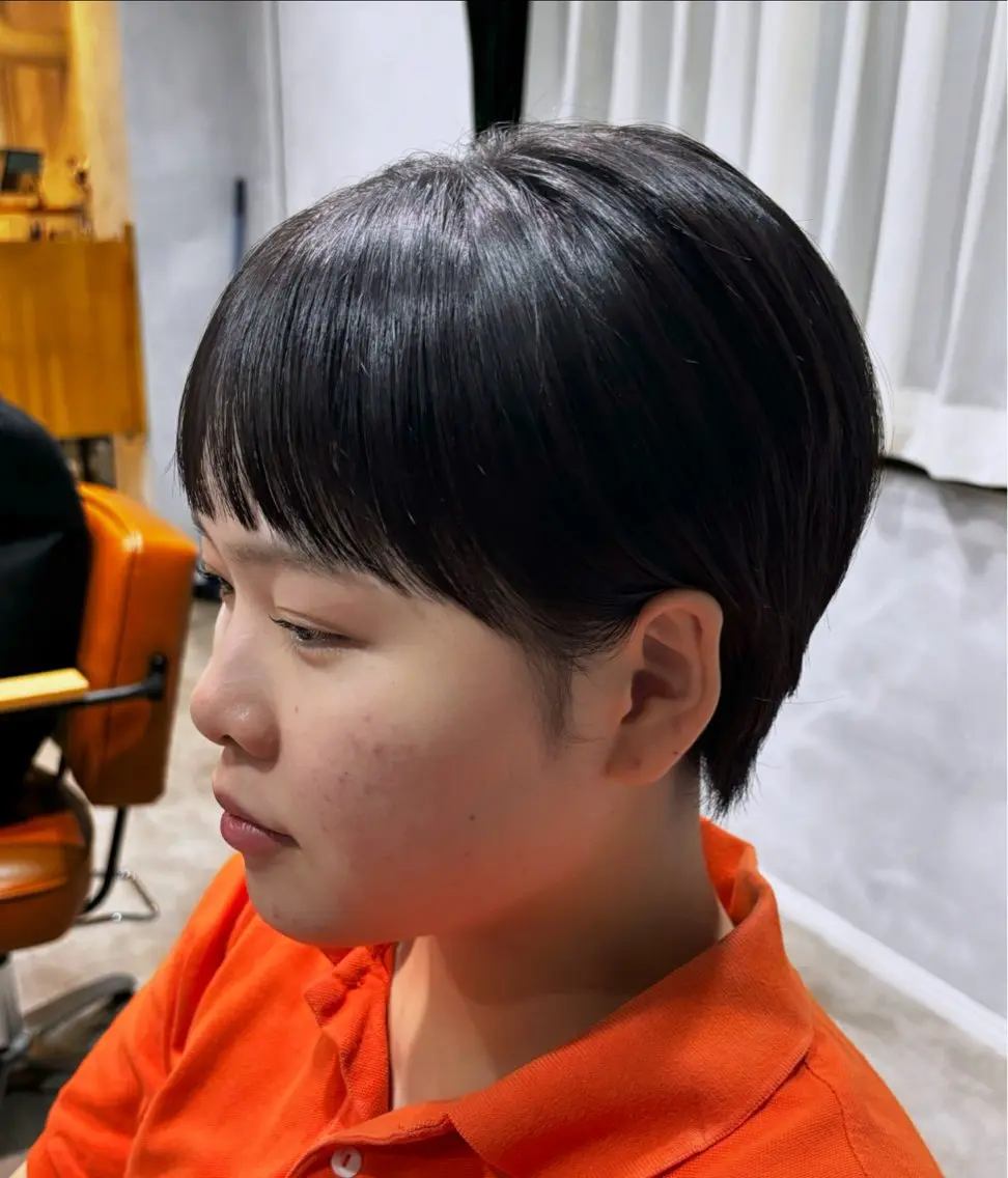 ショート オン眉 ショートヘア &Maison. LILIのヘアスタイル