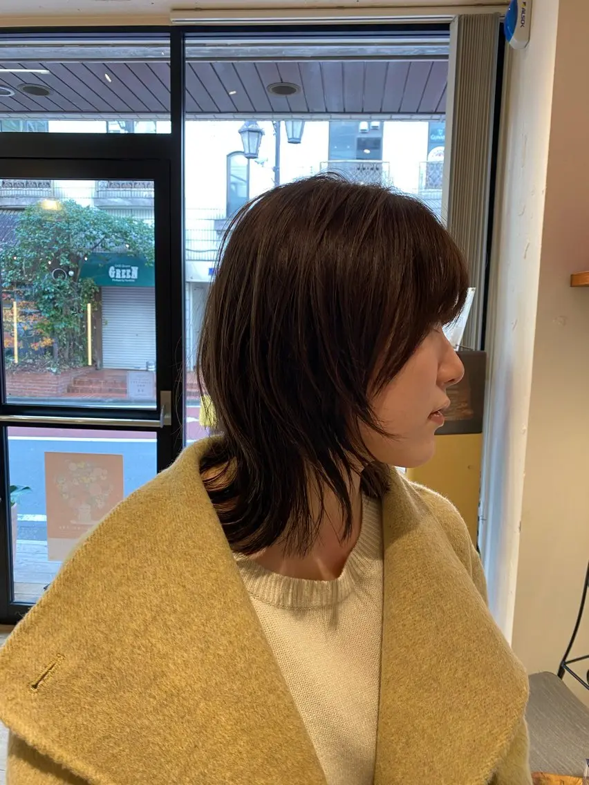 ミディアム カット ヘアカラー ナチュラルヘア🫧 ナナミのヘアスタイル