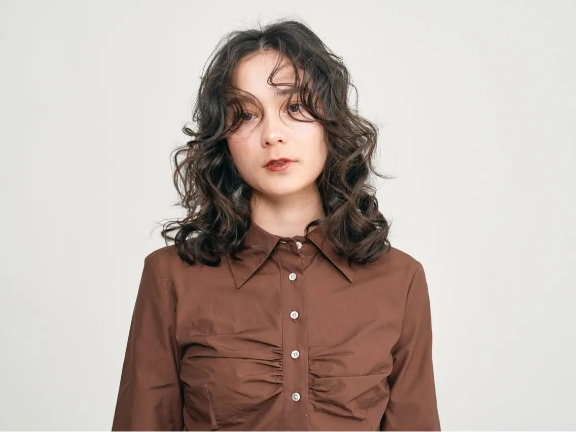 カラー パーマ 塔尾 真那のヘアスタイル