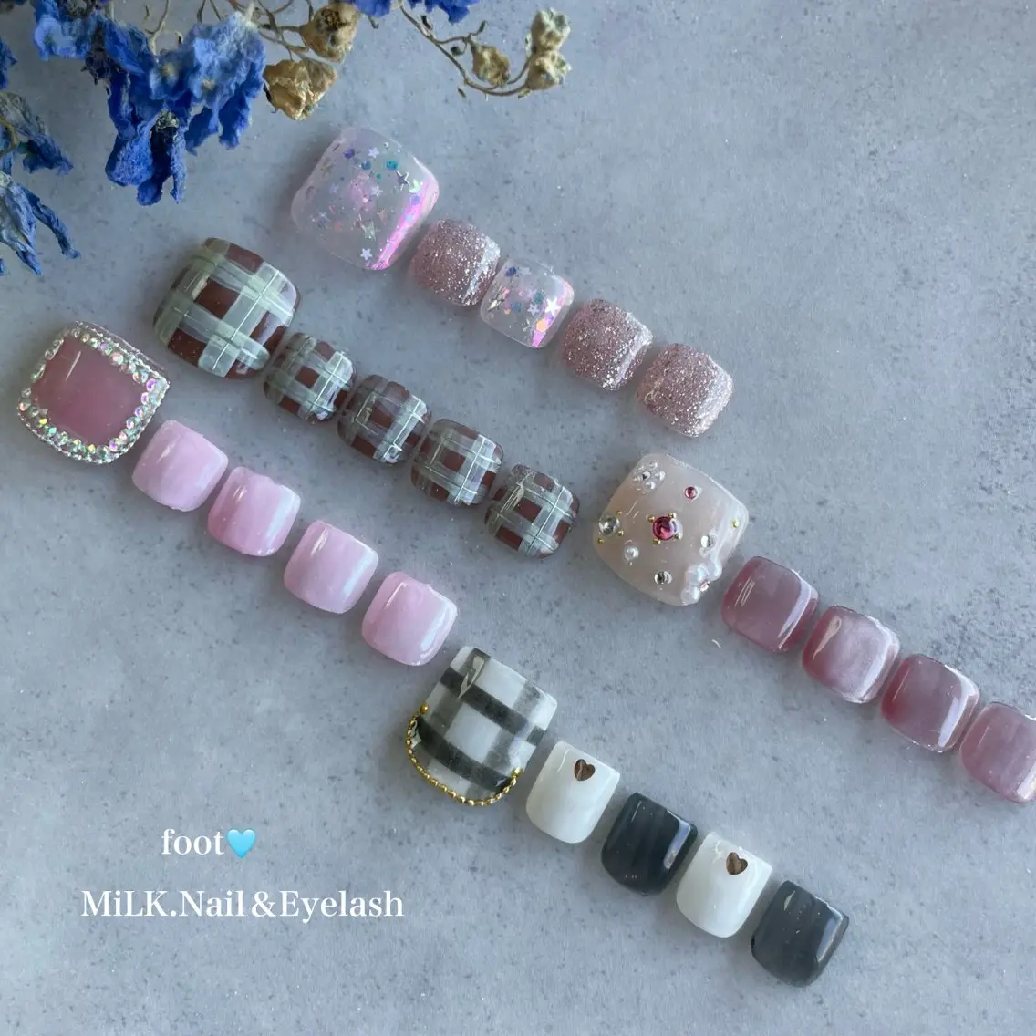 ネイル フットネイル MiLK. wakaのマツエク・マツパデザイン