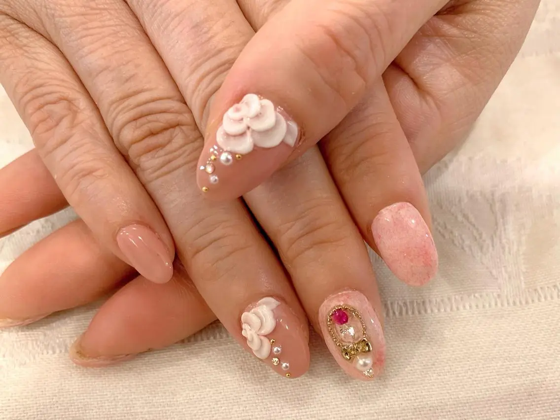 ネイル f'bloom L’ecrinのネイルデザイン