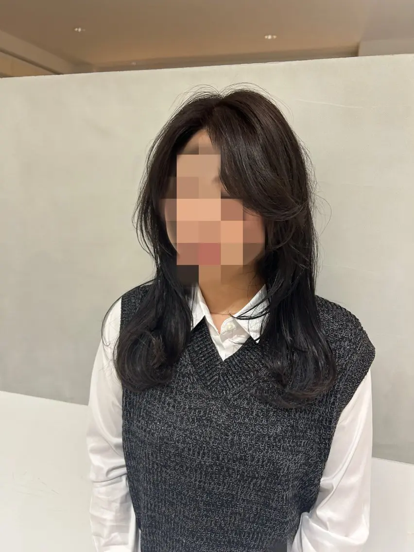 ミディアム 似合わせレイヤー 🩶アヤラのヘアスタイル