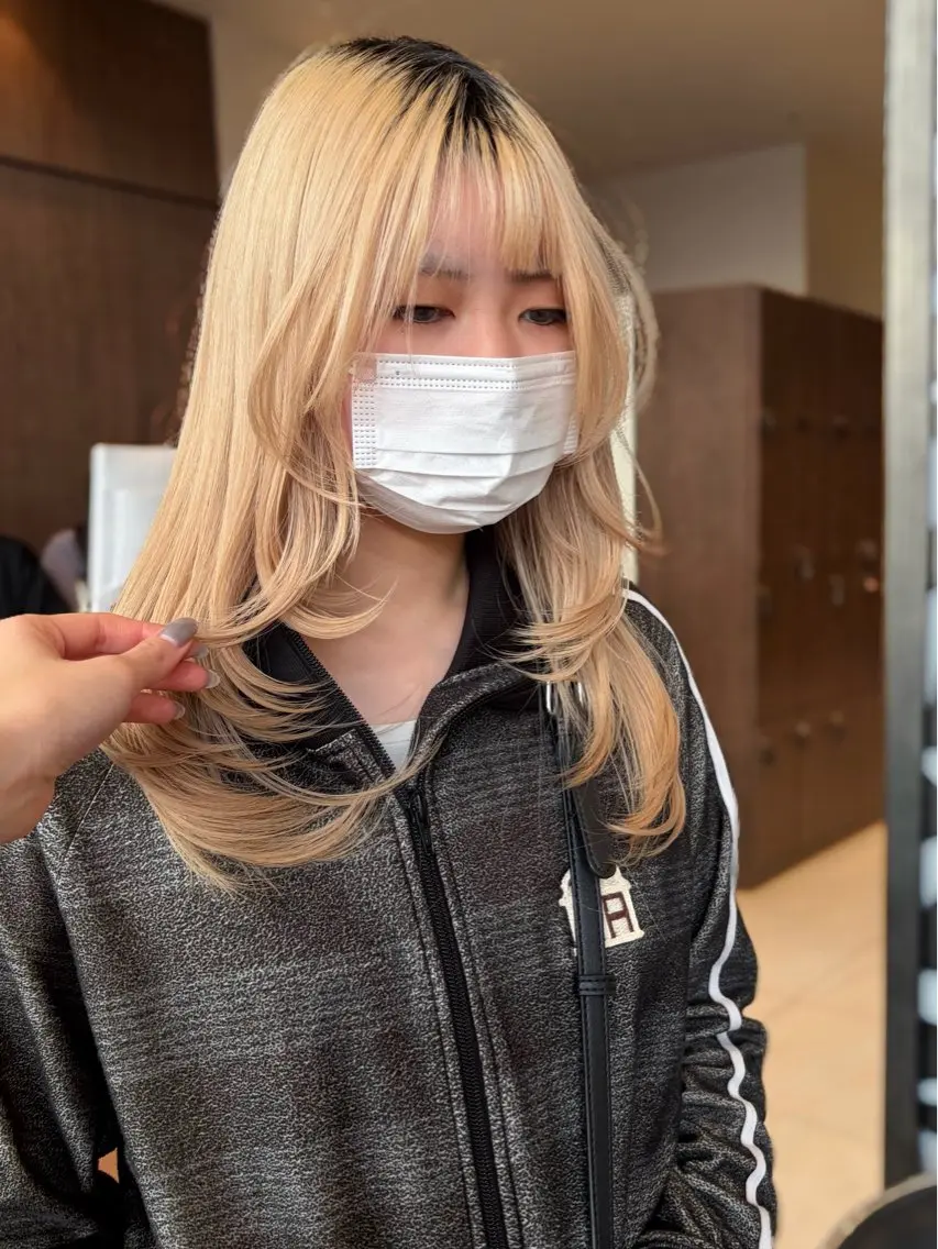 ミディアム 韓国風ヘア レイヤーカット カット ルナ|縮毛矯正 ×デザインカラー🥝のヘアスタイル