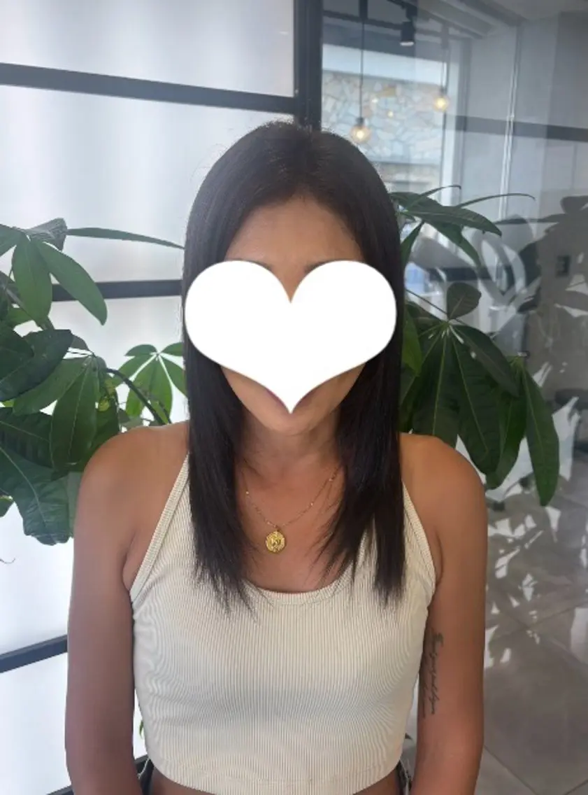 セミロング ヘアカラー オリーブ︴グレージュ ︴透明感カラー︴真凜のヘアスタイル