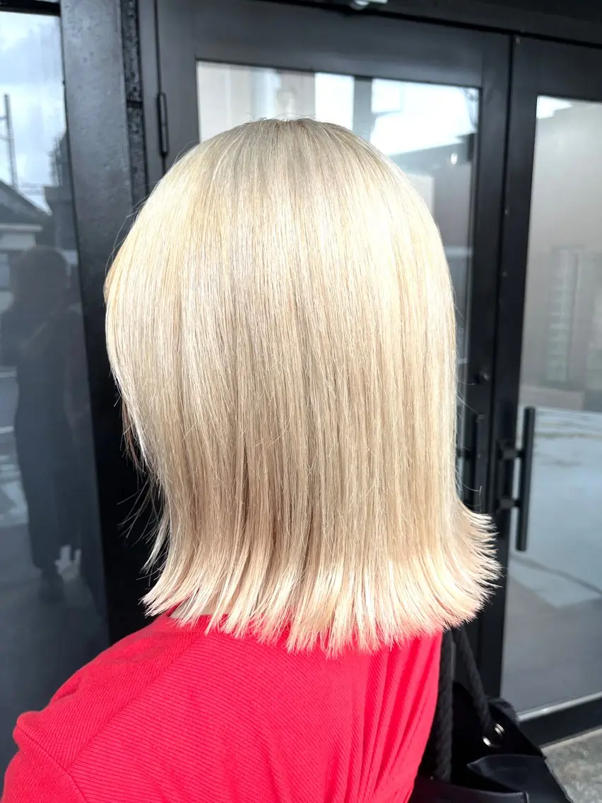 ミディアム カラー ブリーチ ブロンド ホワイトブロンド カット ヘアカラー トリートメント ブリーチ/髪質改善 Norikaのヘアスタイル