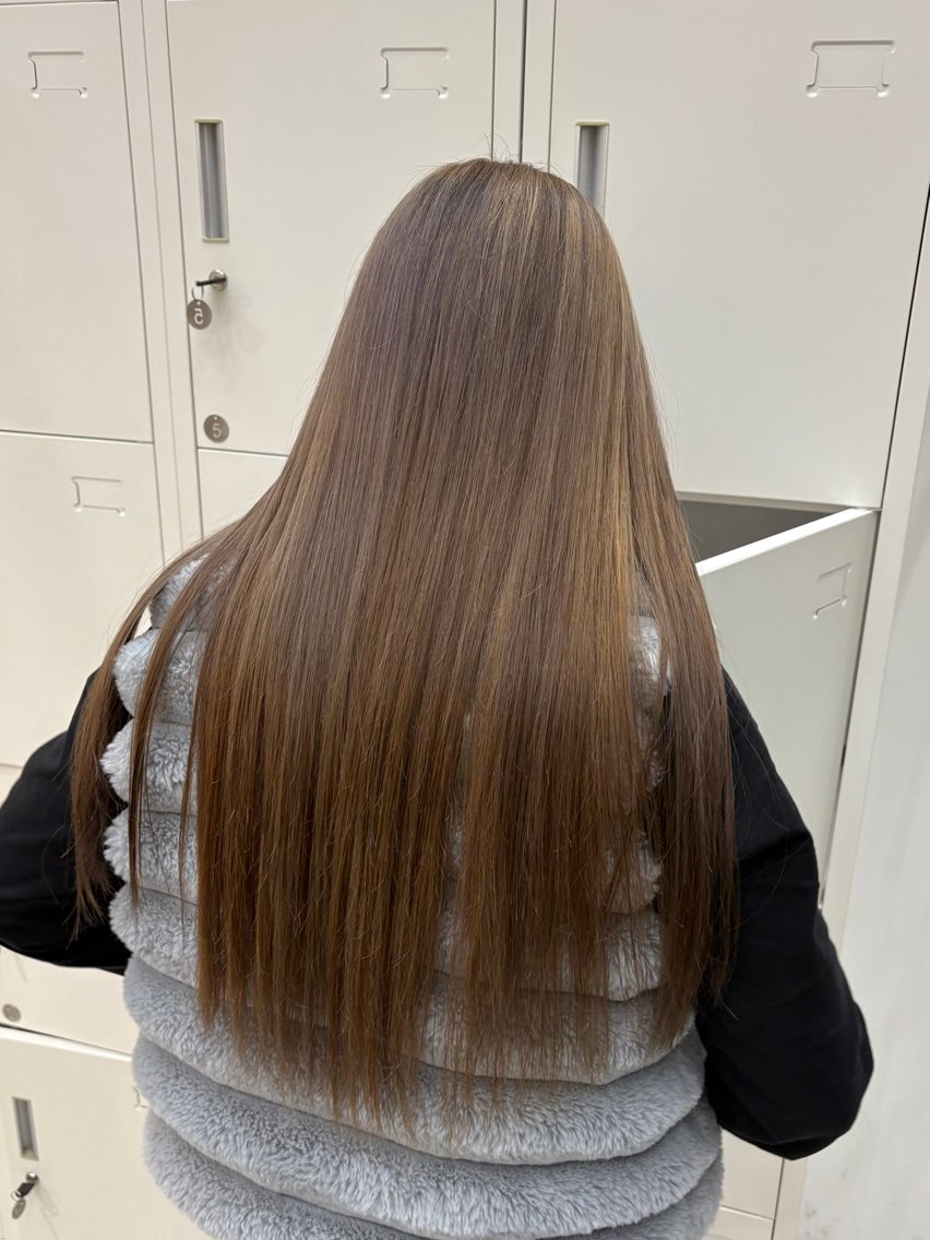 カラー ベージュカラー ミルクティーベージュ ヘアカラー 齋藤 そらのヘアスタイル