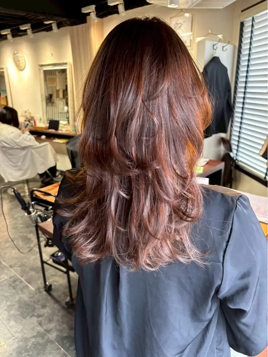 ロング レイヤーカット カット 脇部 亜梨沙のヘアスタイル