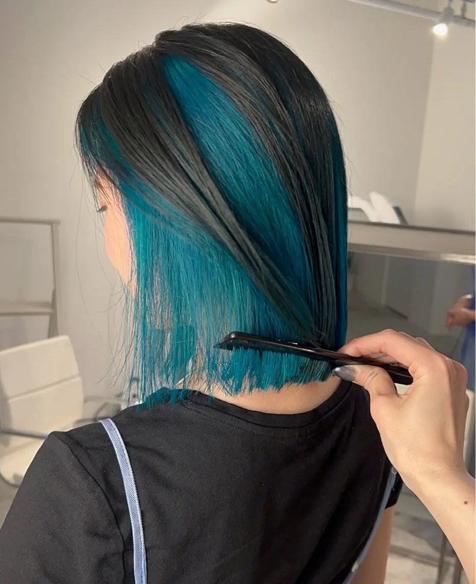 ミディアム カラー アクアカラー ブルーカラー インナーカラー ボブ 🌎カット＆Wカラー 🌎KANAMIのヘアスタイル