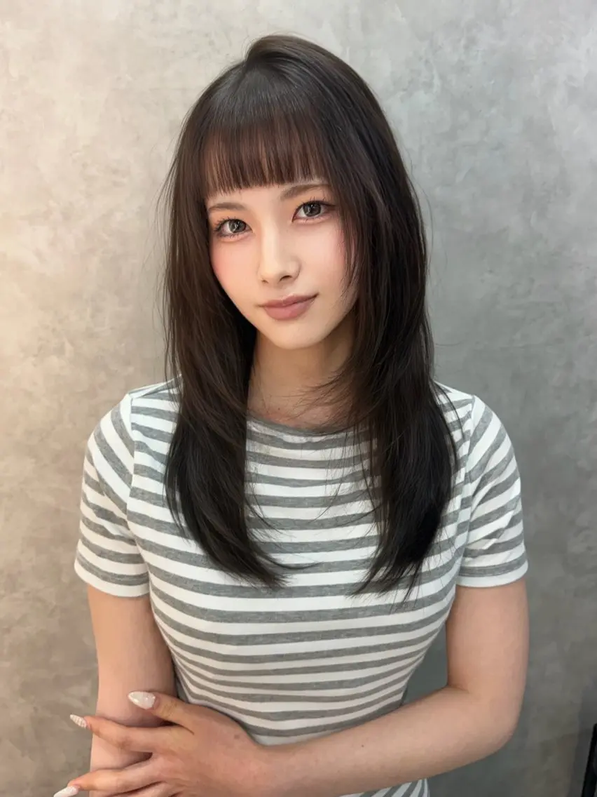 セミロング 盛れる透明感カラー/ レイヤー/みずき🩰のヘアスタイル