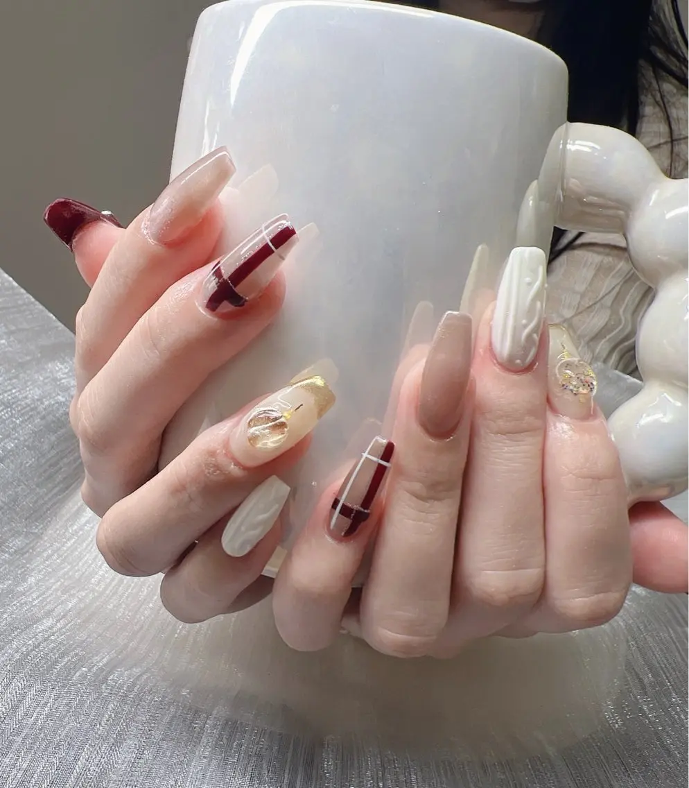 ネイル オーロラネイル チークネイル 長さ出し フットネイル フレンチネイル ハンドネイル Lee Nailsのネイルデザイン