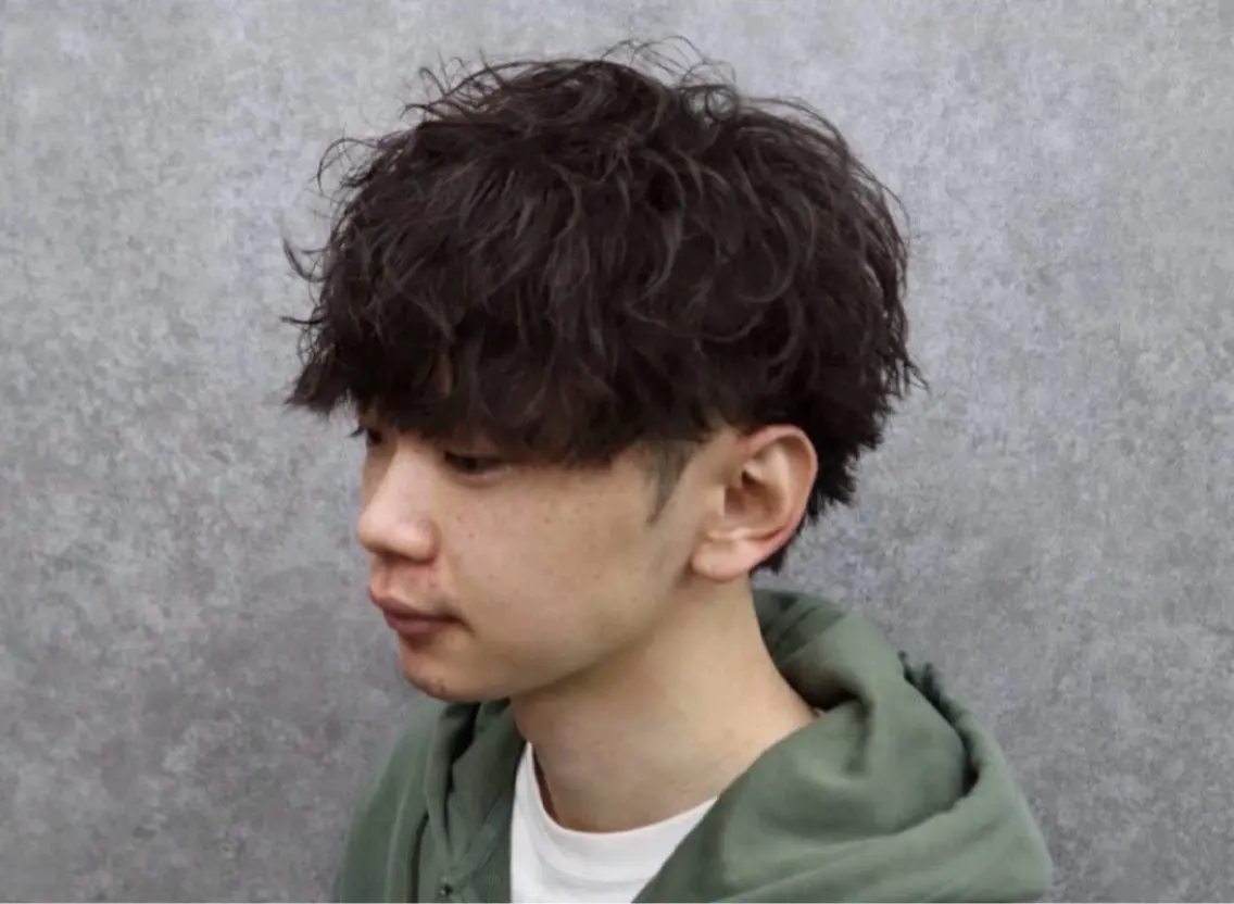 パーマ メンズ メンズパーマ センターパート特化 🌹RIO🌹のヘアスタイル