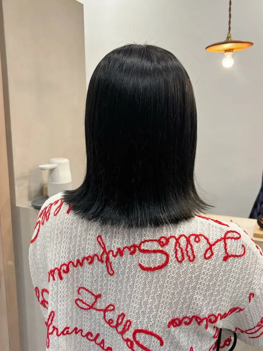 ミディアム ボブ 外ハネヘア カット ヘアカラー トリートメント 真弓 理沙/艶カラーのヘアスタイル