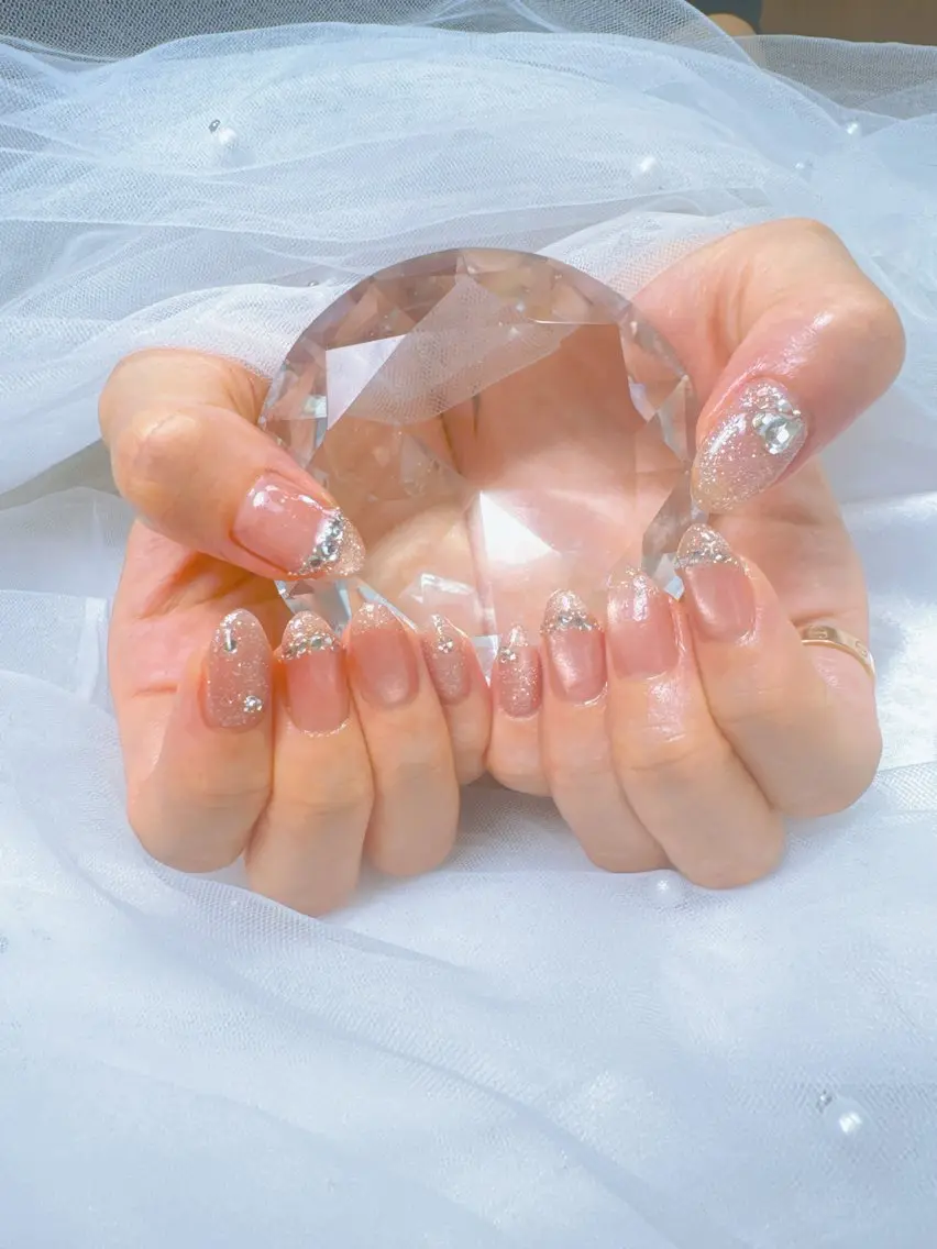 ネイル アートネイル フレンチネイル ガラスフレンチ マグネットネイル ミラーネイル ハンドネイル Queeens nailのネイルデザイン