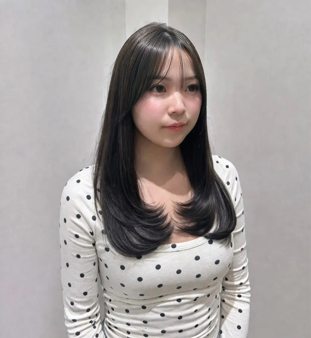 ロング カット ヘアカラー トリートメント mana /韓国風レイヤーのヘアスタイル