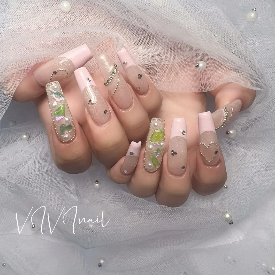 ネイル オーロラネイル フレンチネイル ロングネイル ピンク ハンドネイル vivi nailのネイルデザイン