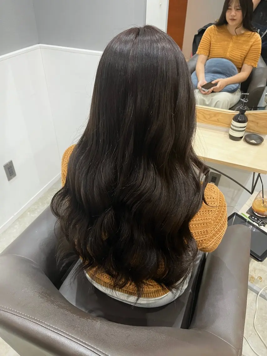 ロング miloc naha ナナカのヘアスタイル
