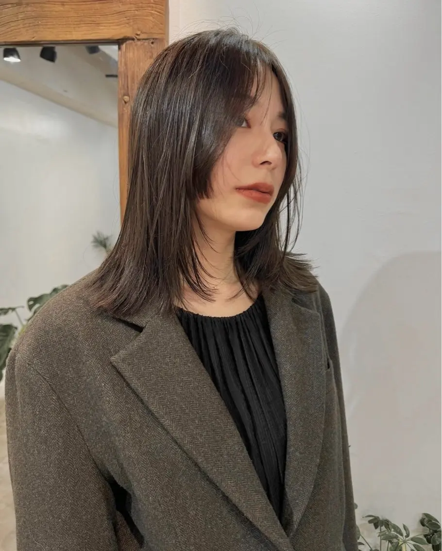 ミディアム カラー ブラウンカラー 髪質改善 レイヤーカット カット ヘアカラー トリートメント navile原宿 mariのヘアスタイル