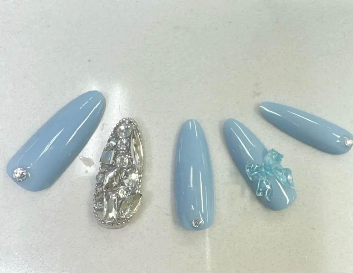 ネイル フレンチネイル ジェルネイル ガラスフレンチ マグネットネイル パラジェル Queeens nailのネイルデザイン