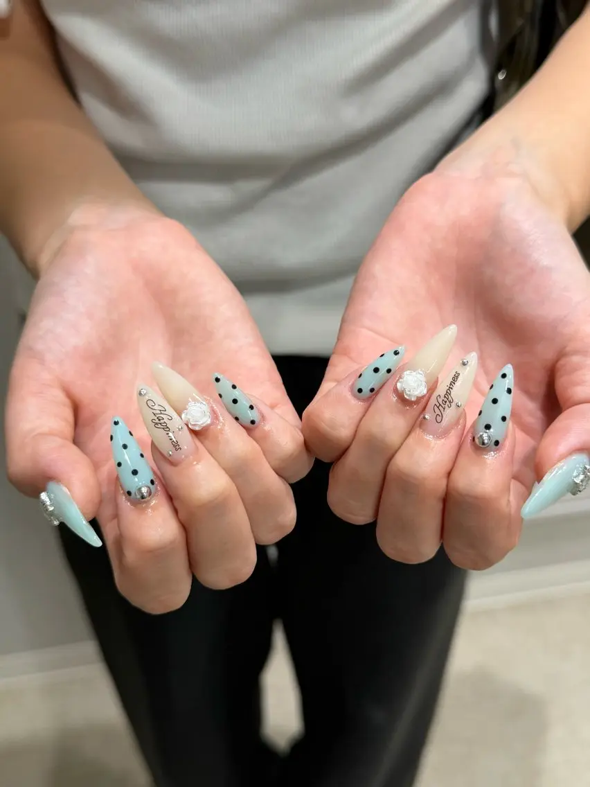 ネイル チークネイル ドット フットネイル フレンチネイル グラデーション ハンドネイル MIU. もちネイルサロンのネイルデザイン