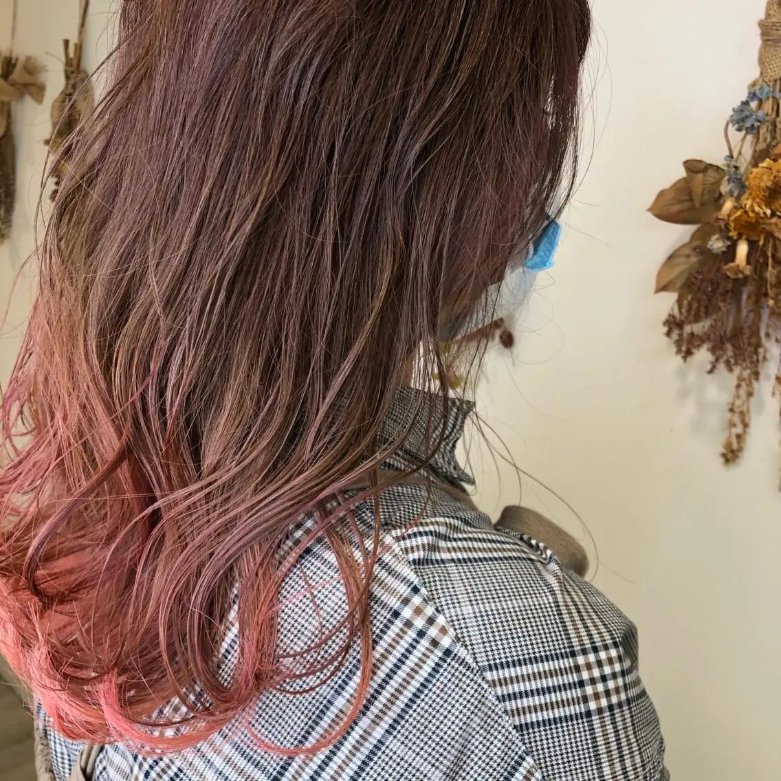 ロング カラー グラデーションカラー オレンジ ヘアカラー トリートメント 松佐 ゆかりのヘアスタイル