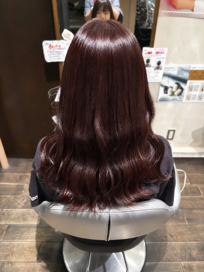 セミロング カラー ボルドーカラー 透明感カラー ヘアカラー トリートメント ✨️超ツヤ髪/ 超快眠スパ🫧山中のヘアスタイル
