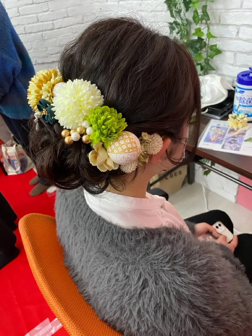 セミロング ヘアアレンジ ヘアセット 🌈髪質改善🌈 過去の1艶サラ体験✨のヘアスタイル