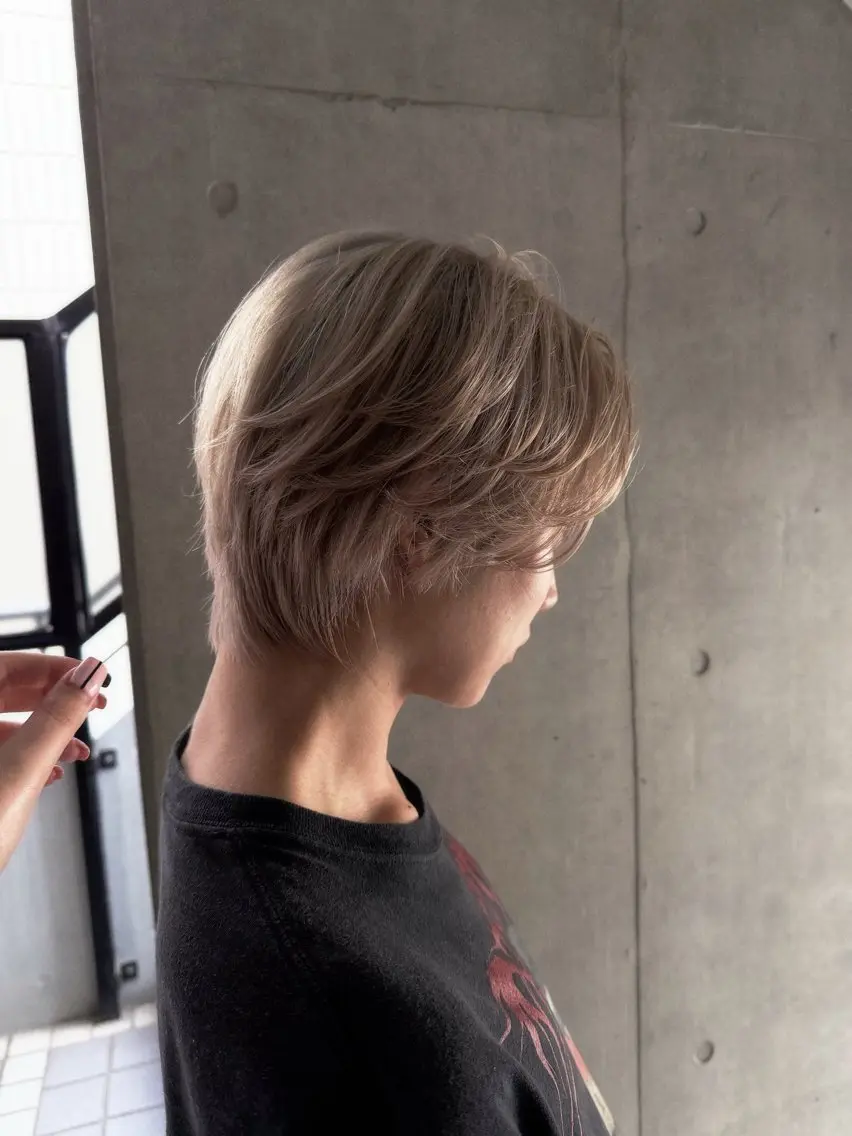 カラー ベージュカラー ブリーチ ホワイトベージュ ⠀ towaのヘアスタイル