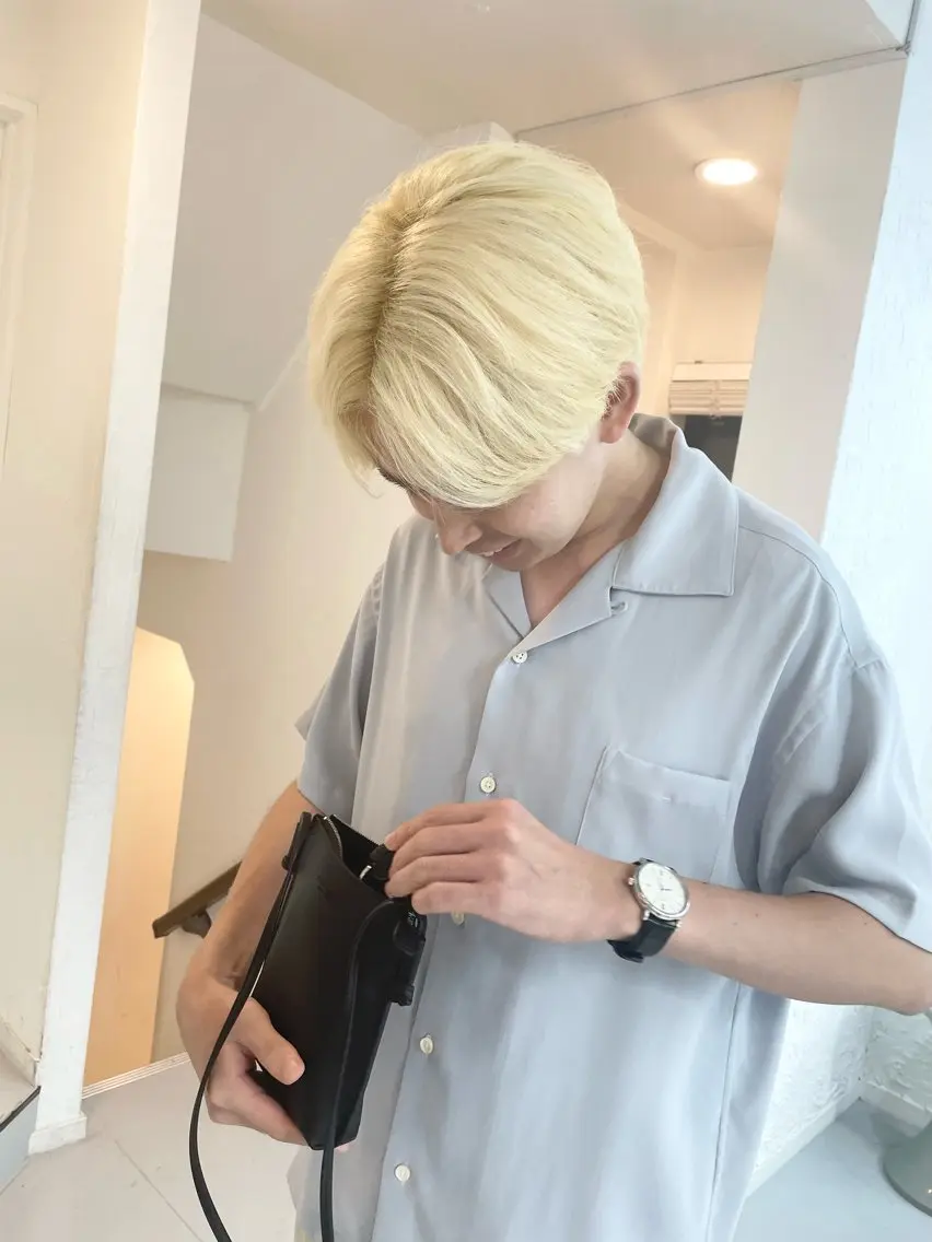 ショート カラー メンズ メンズハイトーン ハイトーンカラー カット ヘアカラー トリートメント ハイトーン×レイヤー /遠藤将太のヘアスタイル