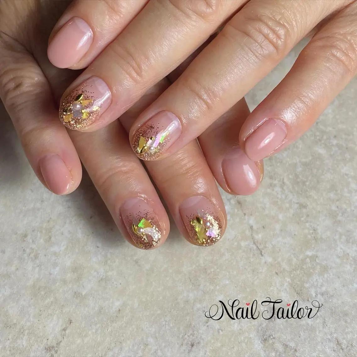 ネイル ジェルネイル グラデーション キラキラネイル ニュアンスネイル 春ネイル NailTailor ネイルテイラーのネイルデザイン