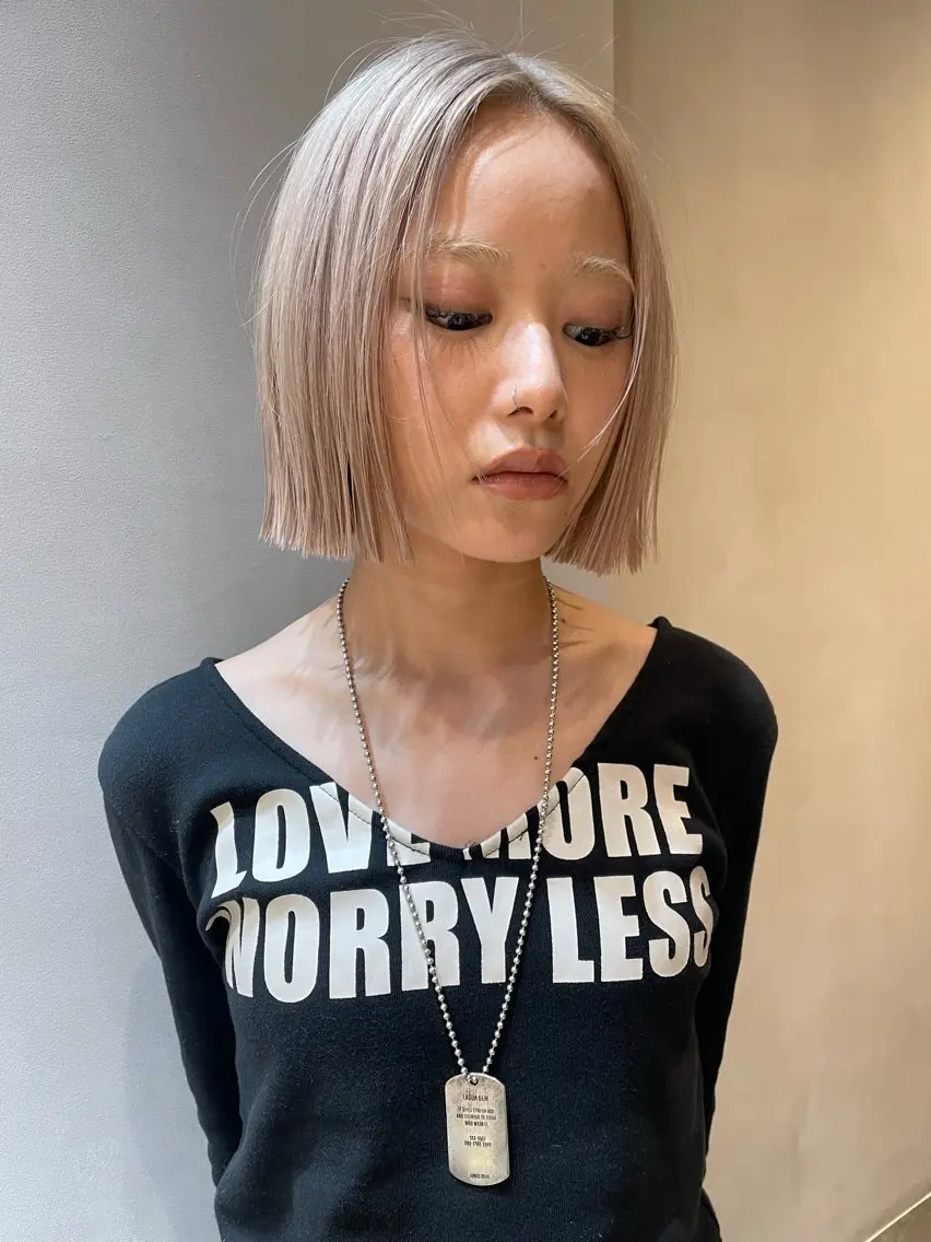 ミディアム ヘアカラー ハイトーンカラー🧺 mahoroのヘアスタイル