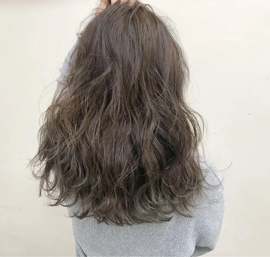 ロング 顔まわり／髪質改 善／白髪ぼかし／中山のヘアスタイル
