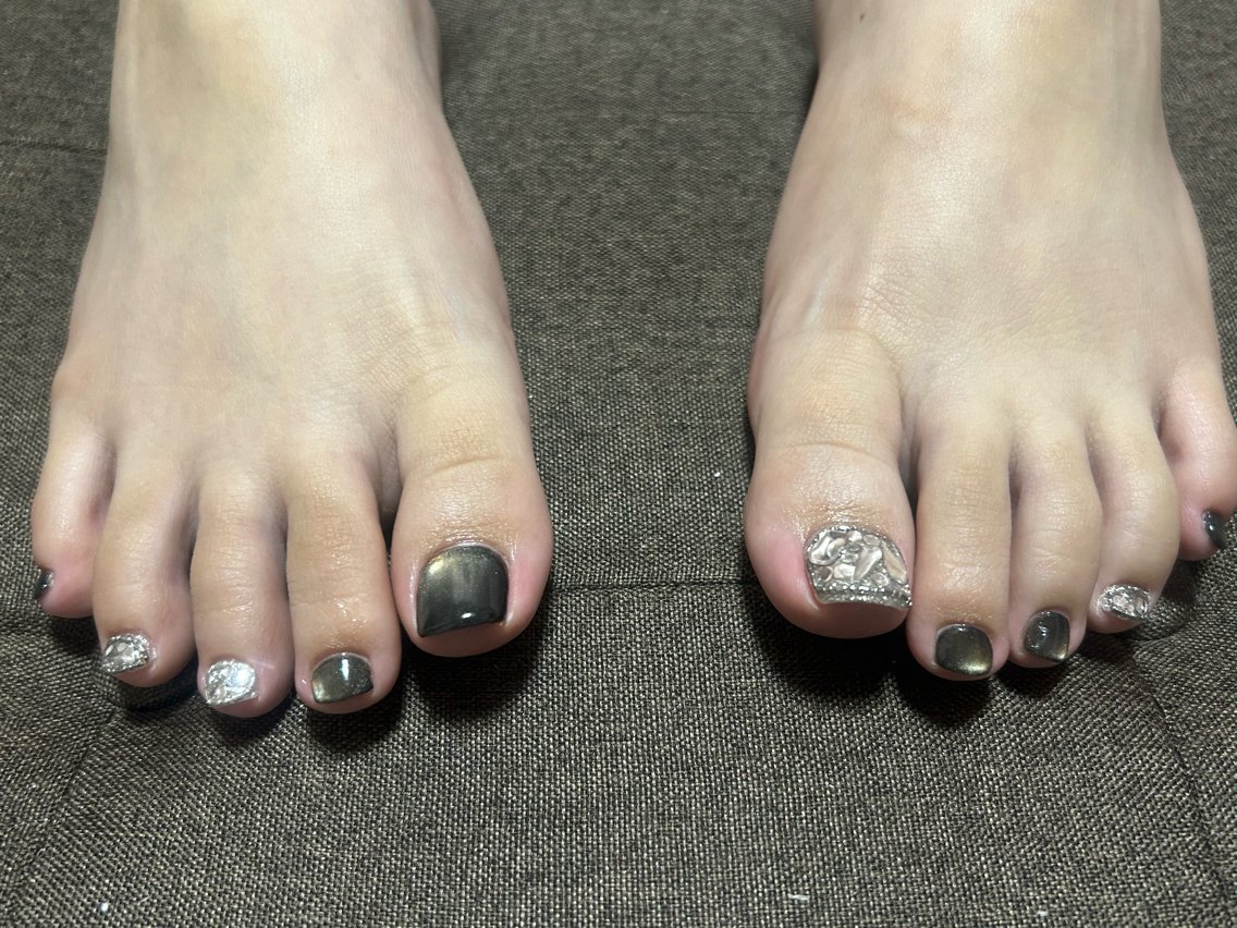 ネイル キラキラネイル マグネットネイル ストーンネイル フットネイル i nailのネイルデザイン