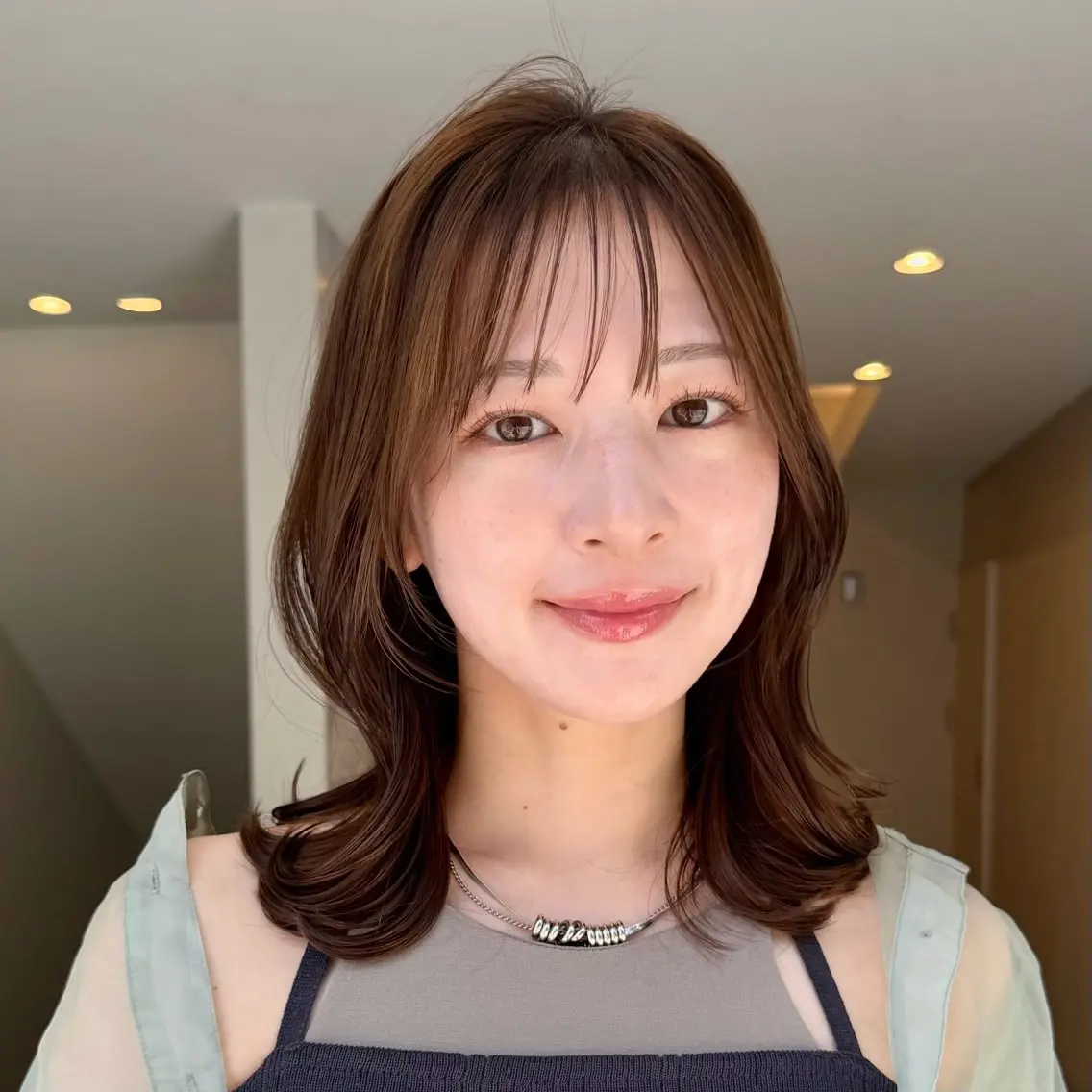 ミディアム カラー 顔周りレイヤー꙳⋆ ミディアム⌇SAKIのヘアスタイル