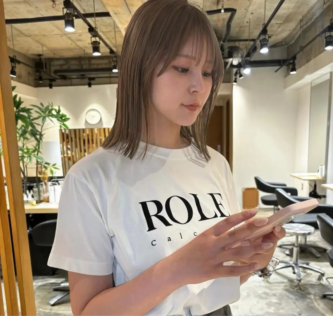 ミディアム 影山 実秋のヘアスタイル