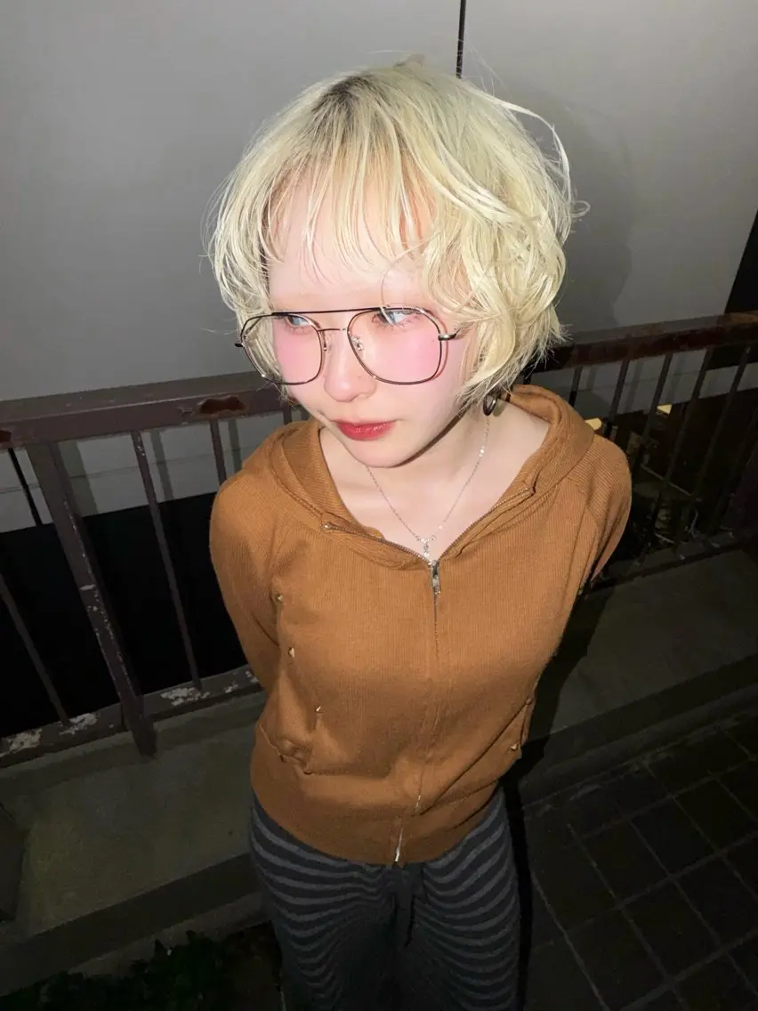 ショート 髪質改善 似合わせカット ショートヘア トリートメント ウルフカット ヘアカラー RIHO🎀栄 ハイトーン×顔周りのヘアスタイル