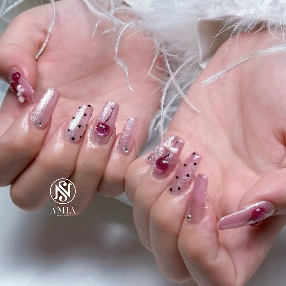 セミロング ハンドネイル 🌟AMIA BEAUTY🌟のネイルデザイン