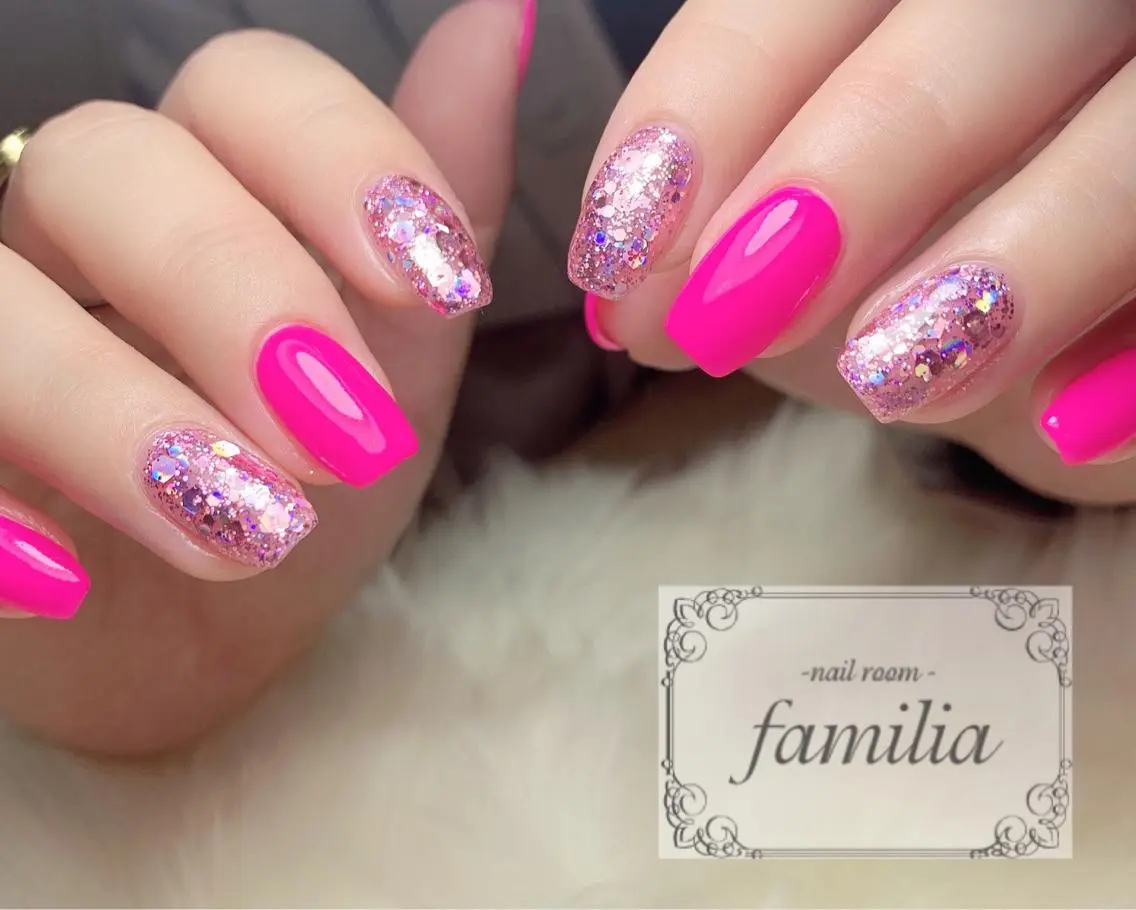 ネイル ホログラムネイル ラメ(グリッター) ハンドネイル -nailroom- familiaのネイルデザイン