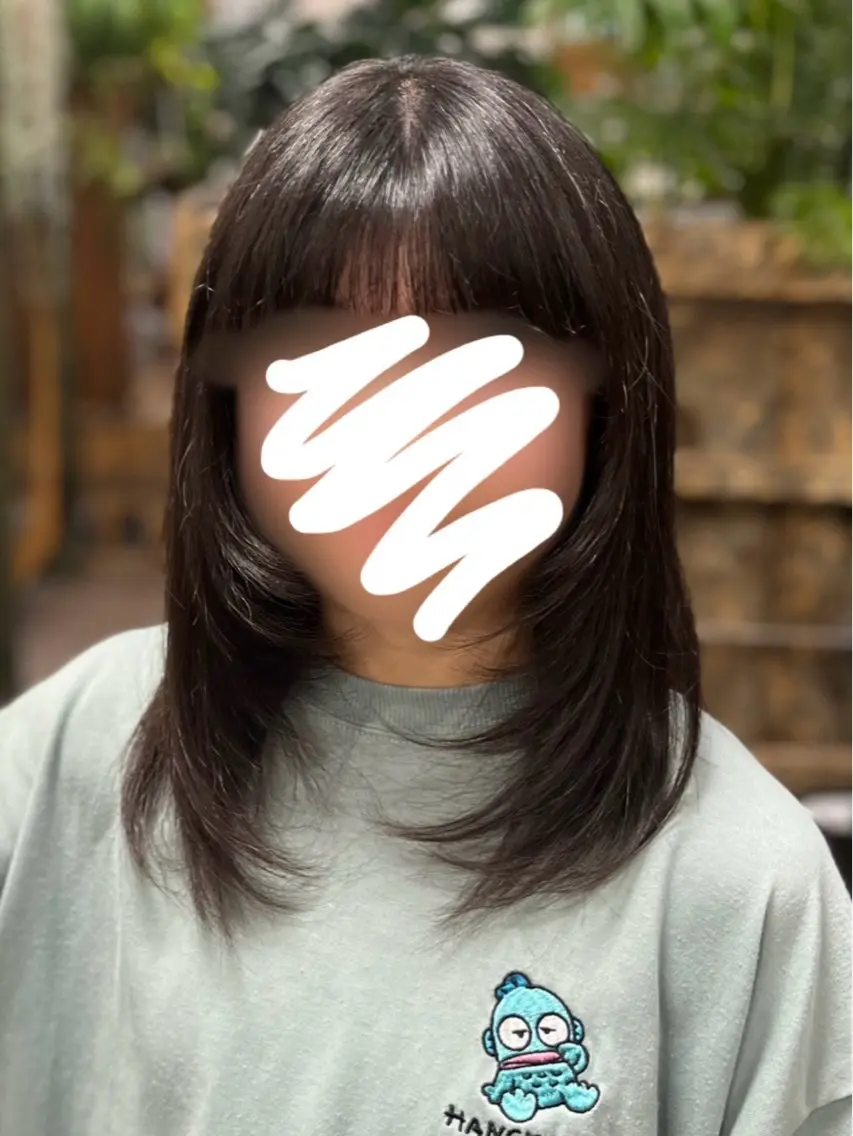 セミロング 顔周りカット レイヤーカット assemblage 江川羽南のヘアスタイル