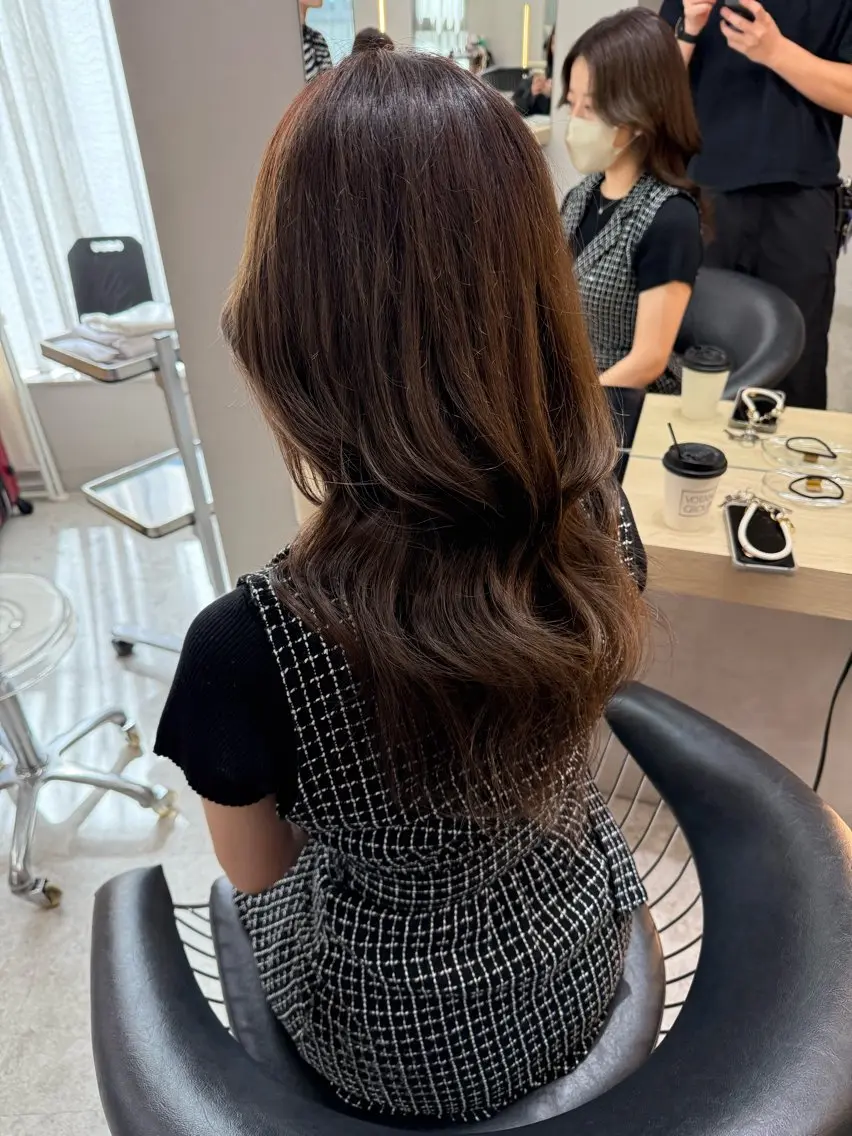 ロング レイヤーカット 平山 翔意のヘアスタイル