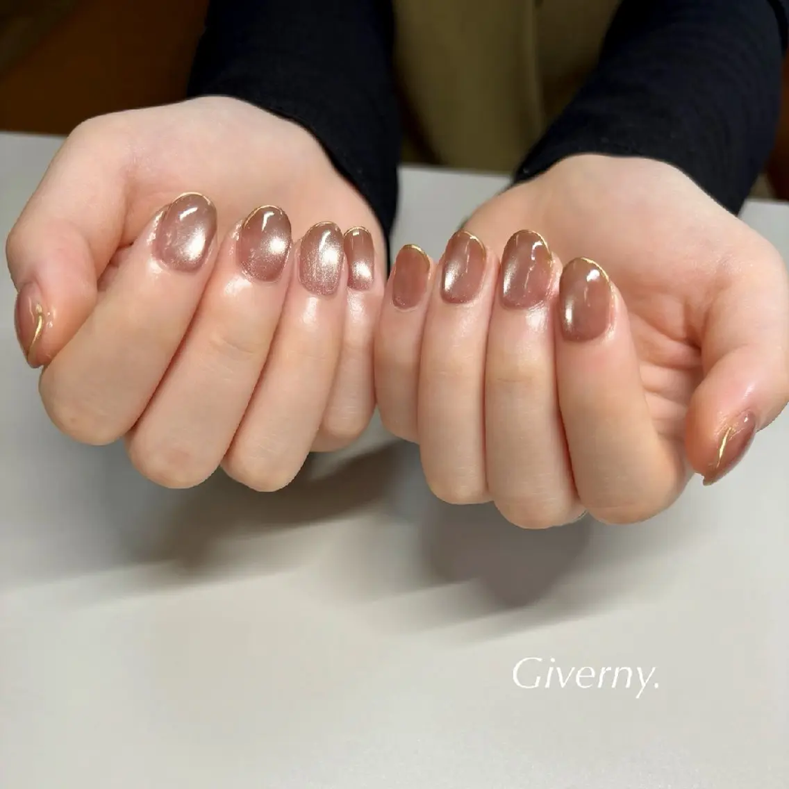 ネイル マグネットネイル ミラーネイル オフィスネイル ハンドネイル Giverny .のネイルデザイン