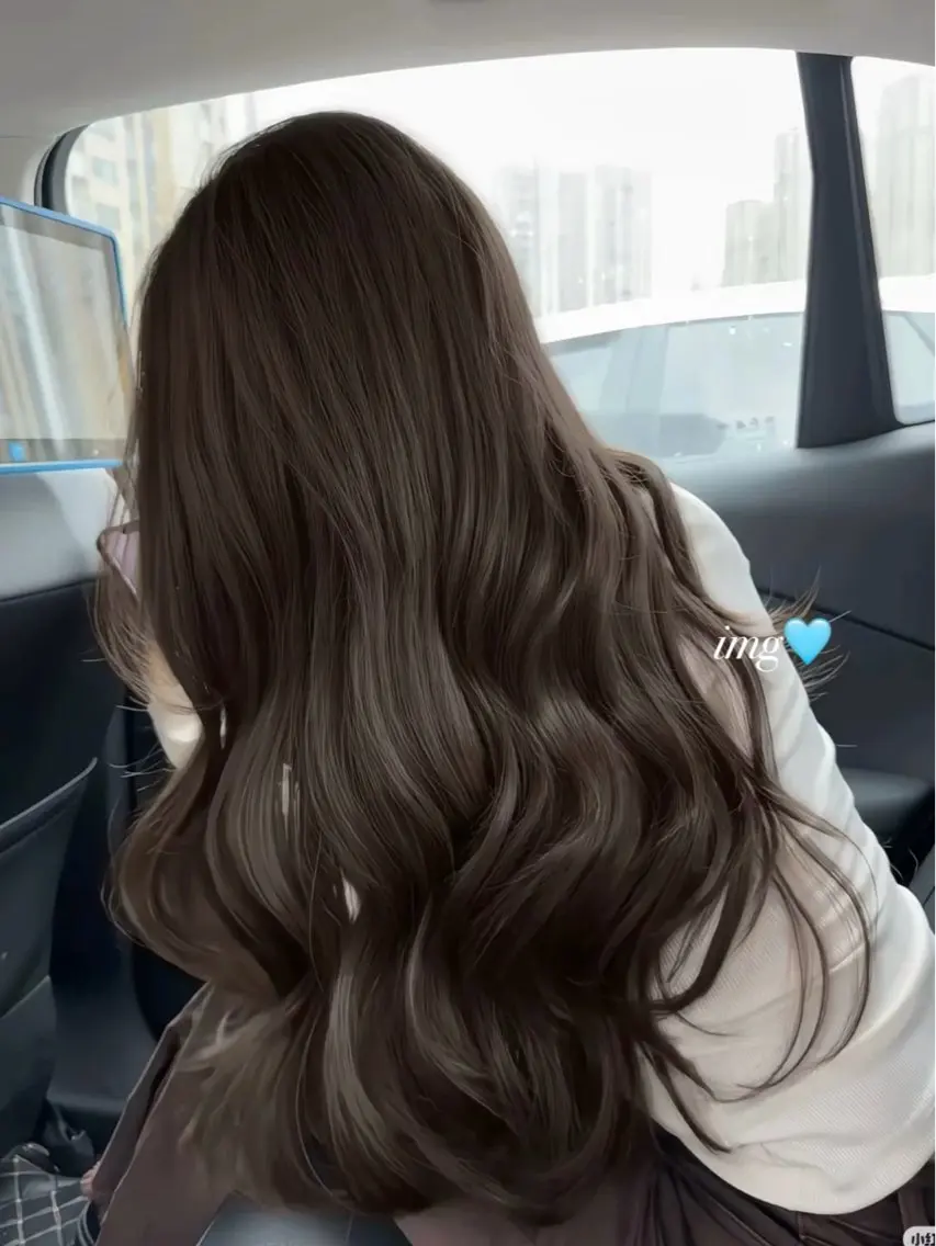 カラー 暗髪透明感🩵ྀི艶 カラー🦢みいのヘアスタイル